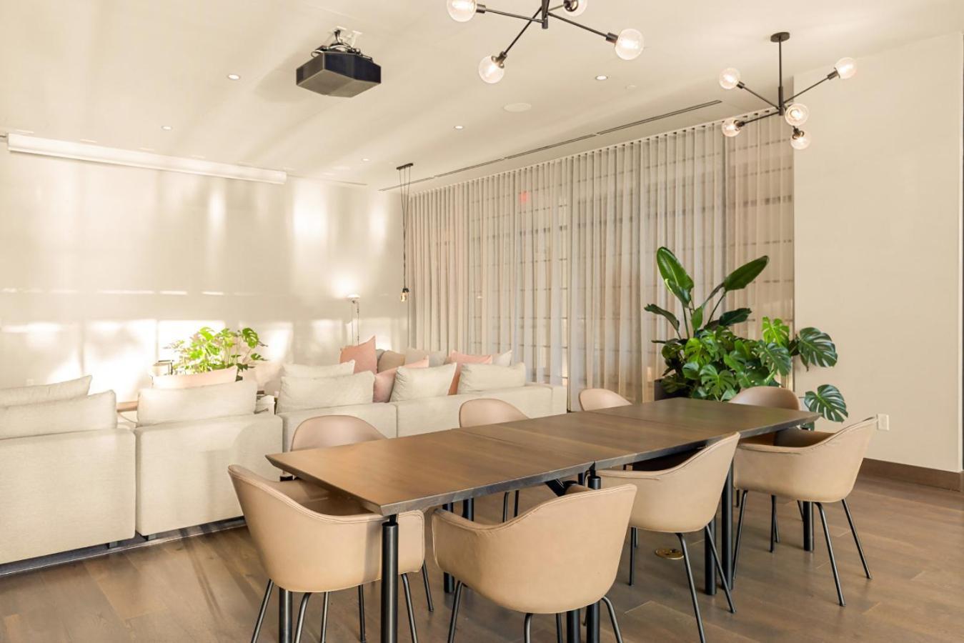 3013 Kaseya Center For 4 People With Pool And Gym *