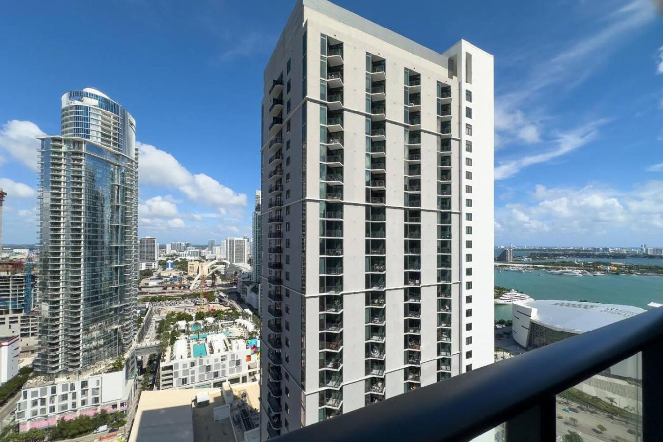 Casa vacanze 3013 Kaseya Center For 4 People With Pool And Gym Miami